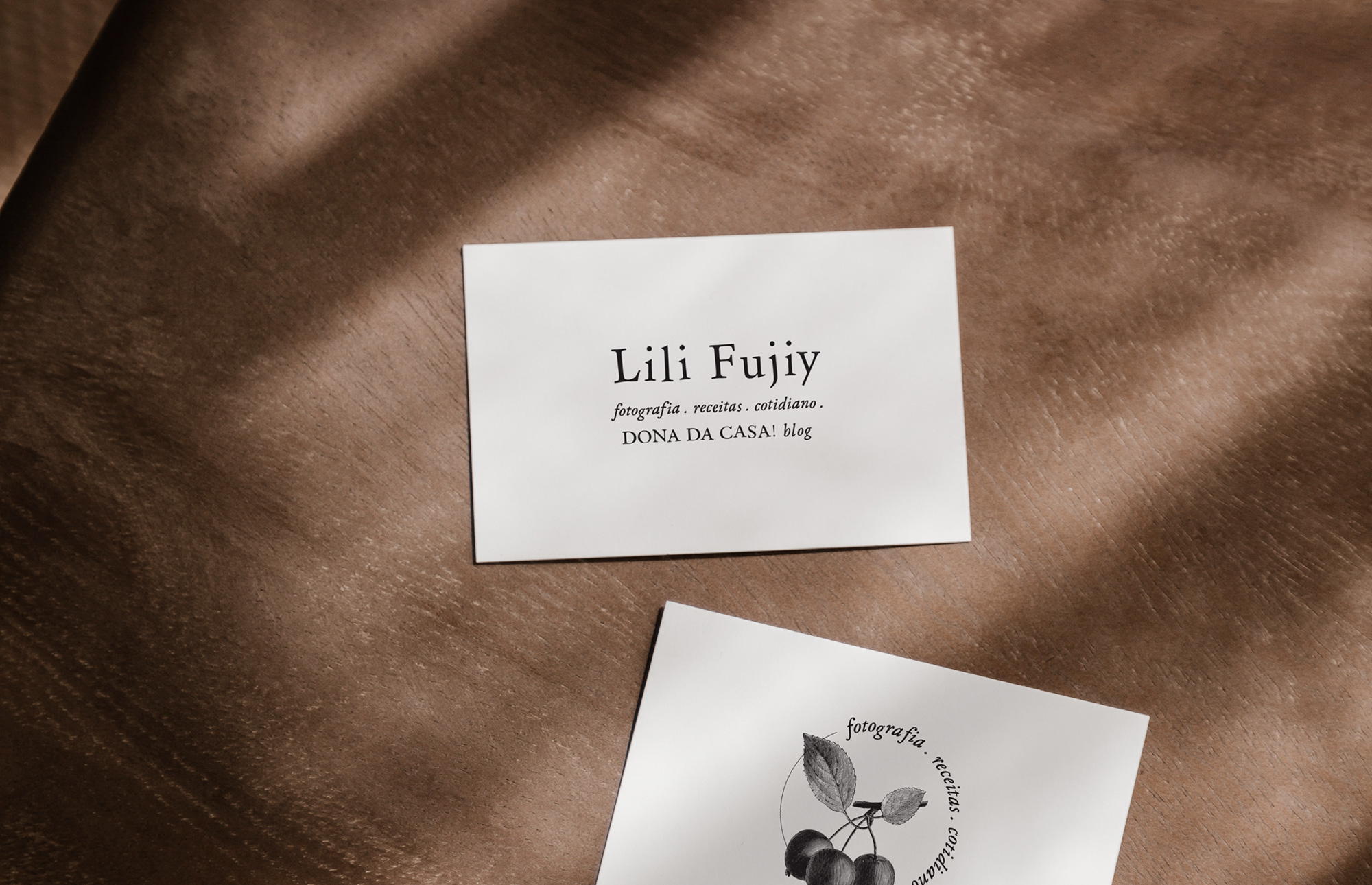 Identidade Visual exclusiva para Lili Fujiy - Design by Adrielly Sato