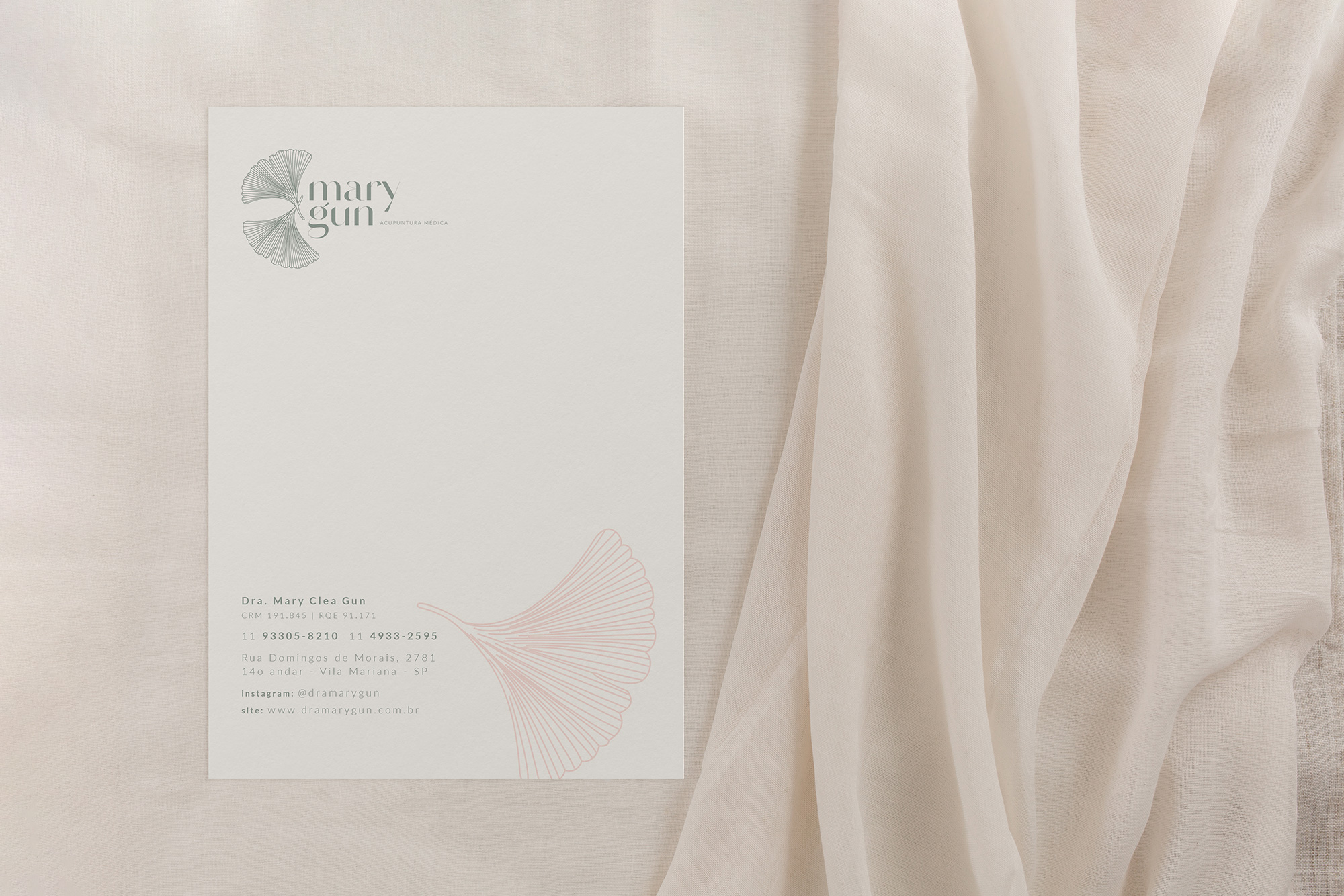Identidade Visual exclusiva para Mary Gun - Design by Adrielly Sato